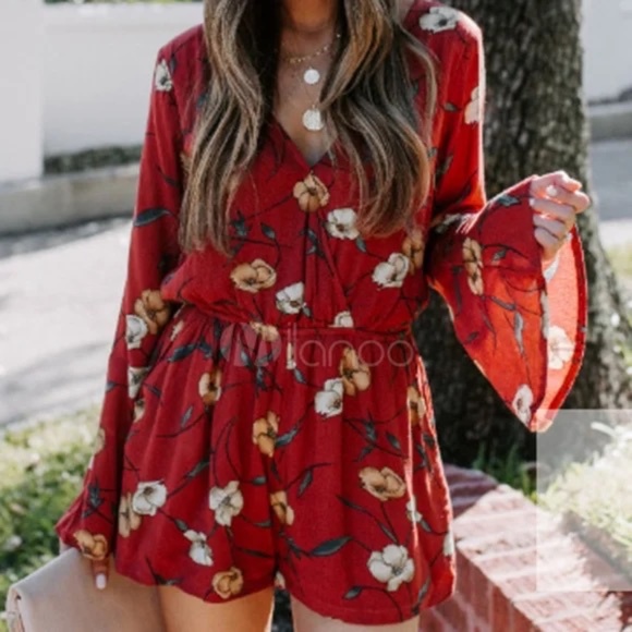 En Creme Pants - En Creme Rust Hit The Hay Deep V Bell Sleeve Playsuit Romper size Small